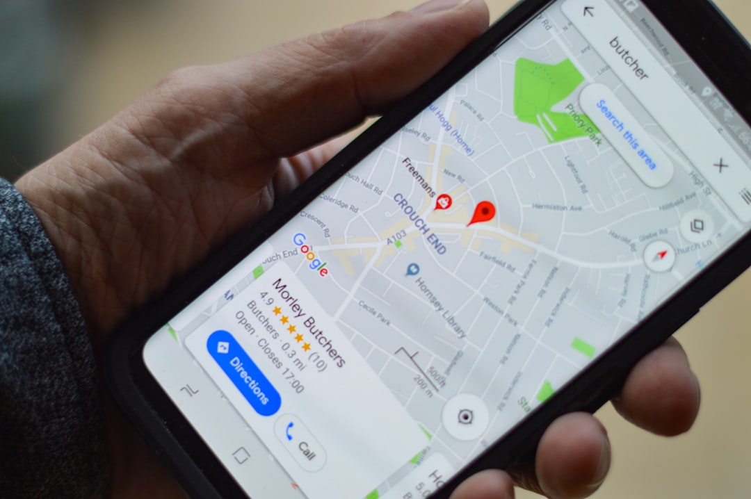 Le « pack local » de Google Maps : les trois établissements affichés captent l'essentiel des contacts.